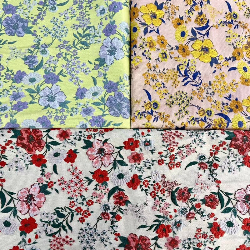 Vintage Sewing Textile - Kain Jacquard Bunga Kecil Merah Gaya